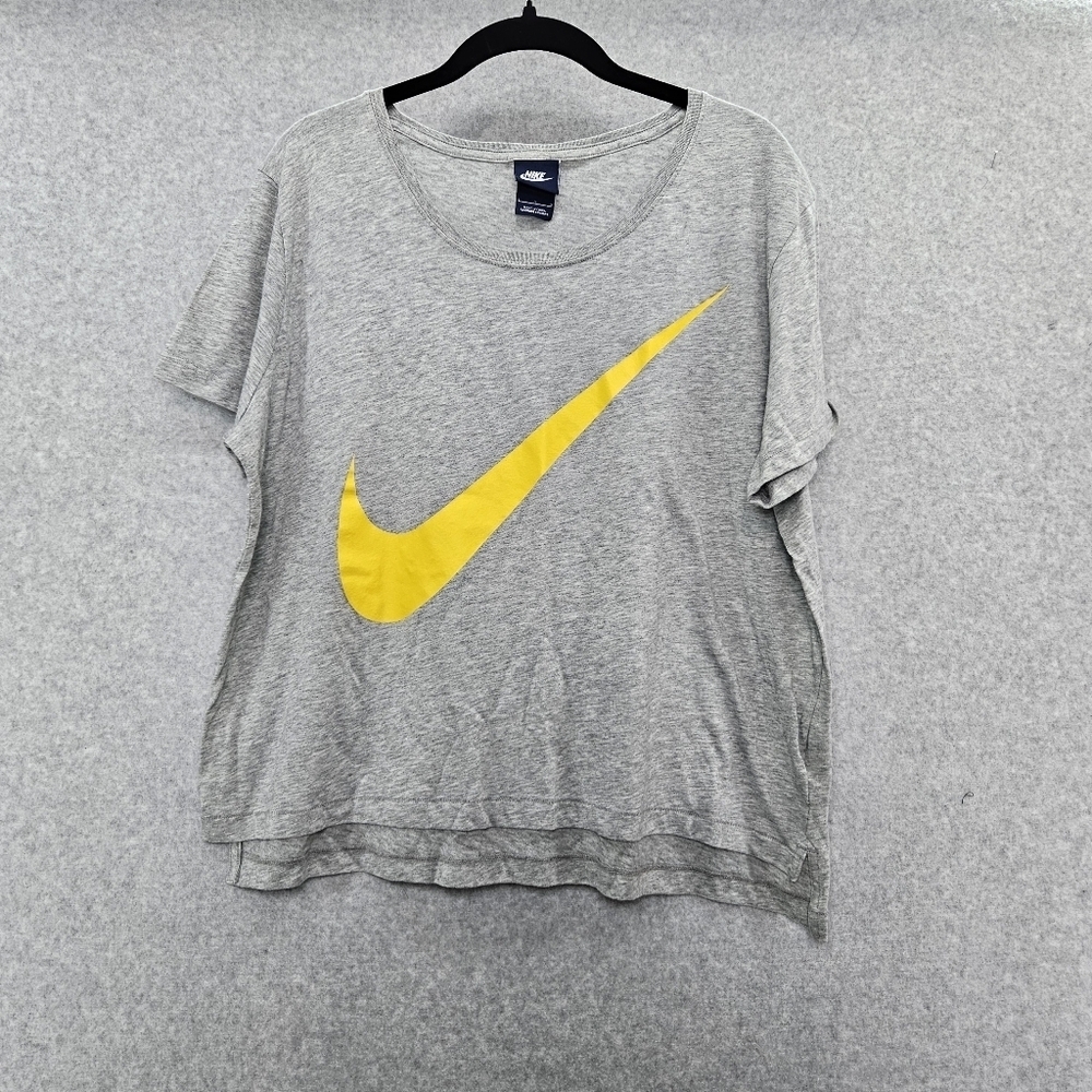 Nike Gray Cropped Tee Women's Size‎ Lg